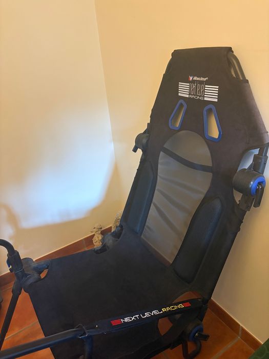 Cockpit F-GT Lite Next Level Racing