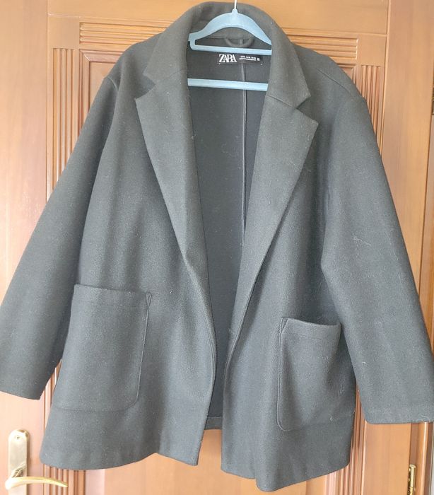 Zara cienka 42 kurtka czarna kieszenie