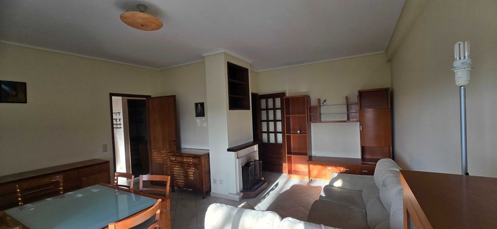 Apartamento T 2  , Aveiro Glicínias, mobilado e renovado arrenda-se
