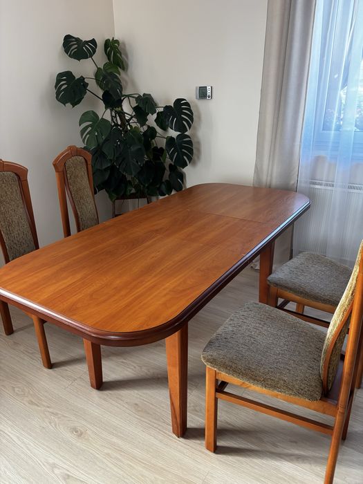 Stół i 4 krzesla