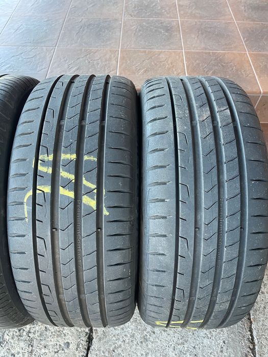 Шини.    235/45/17