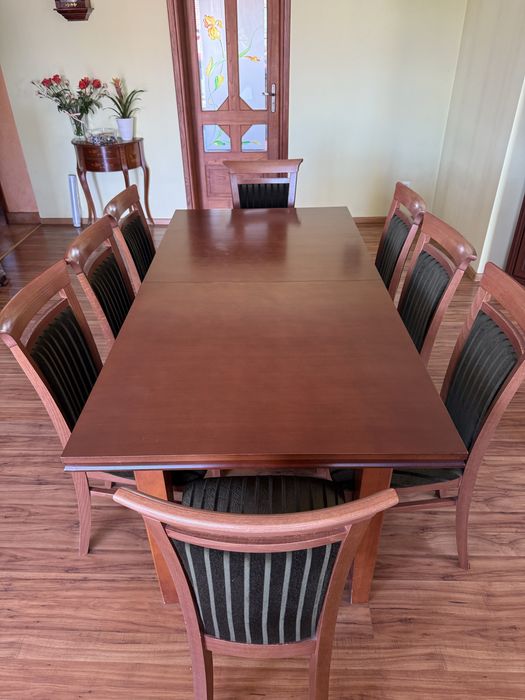 Stół rozkladany + 8 krzeseł lite drewno
