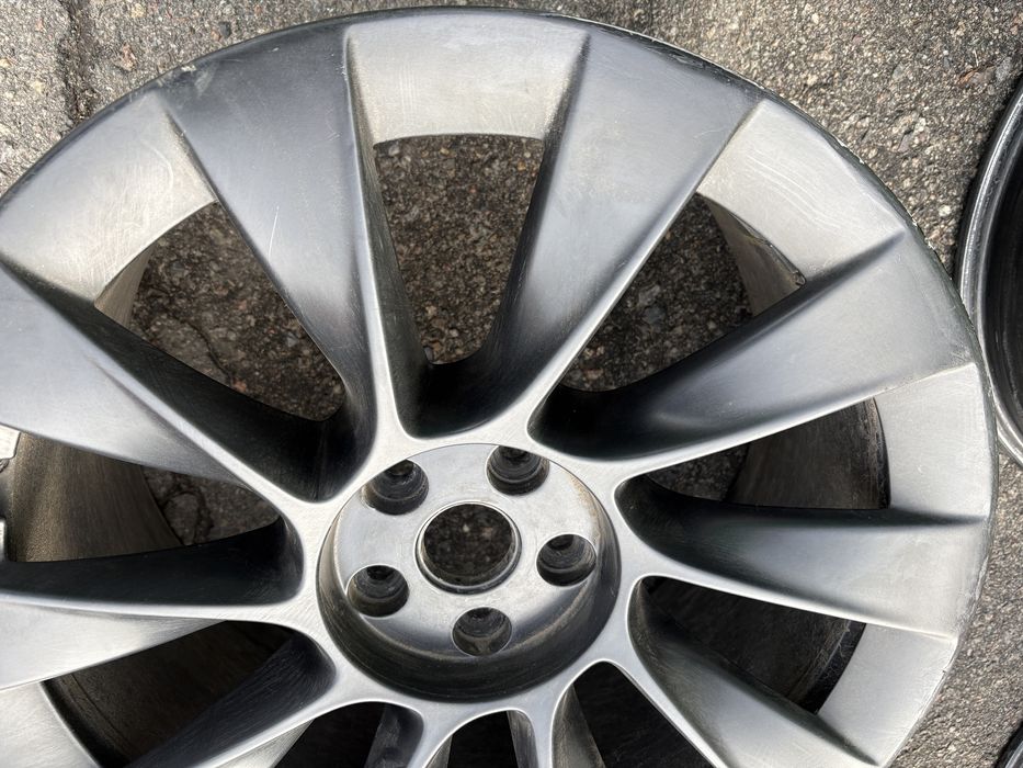 4 Диски Tesla model Y з ковпачками