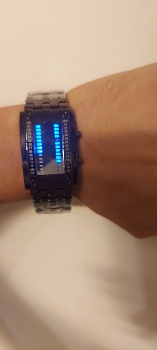 Zegarek binarny nowy