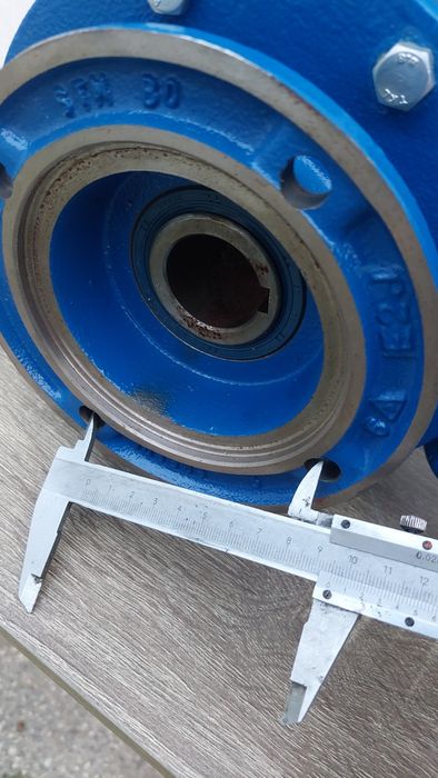Motor Novo com redutor 35 voltas minuto trifásico