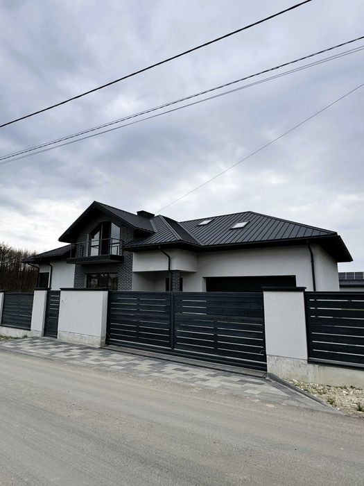 Продаж будинку, Солонка, вул.Нечуя-Левицького,280 м.кв без комісії