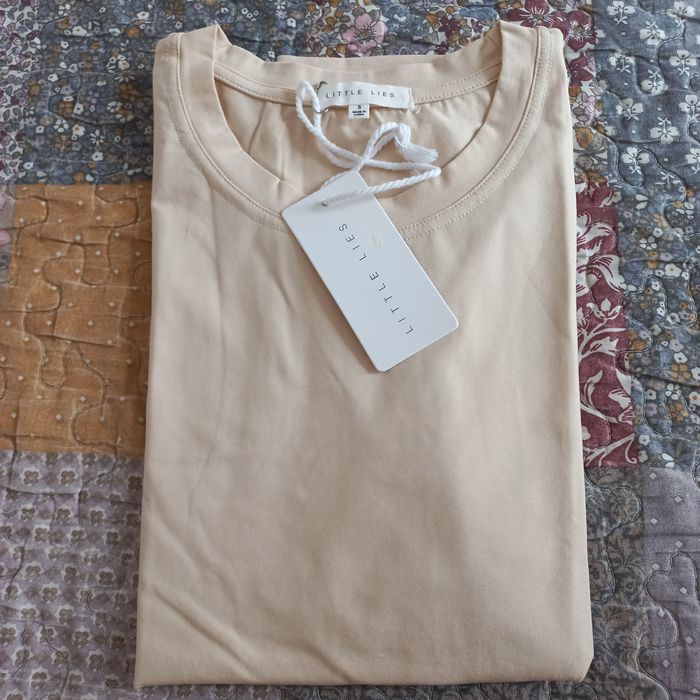 Beżowa kremowa bluzka, t-shirt basic billy j australia