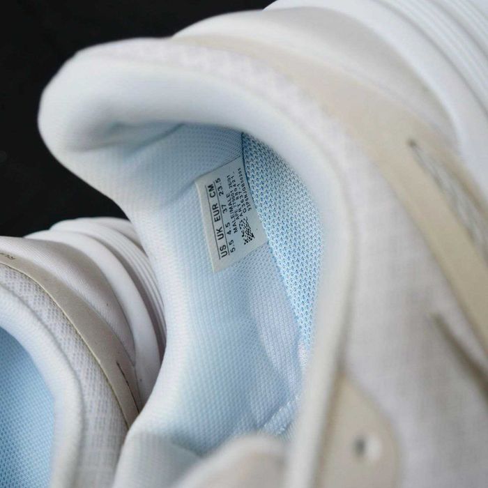 Nike Shield Comfort Ride White білі кросівки жіночі найк кроссовки кросовки