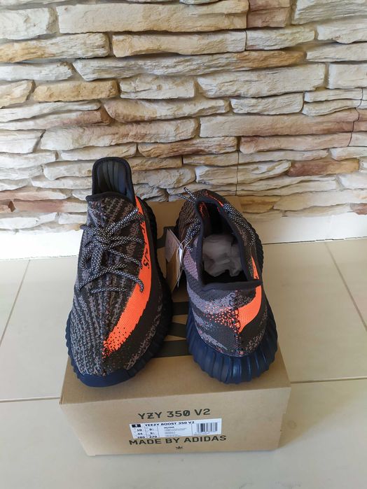 Yeezy boost 350 v2 carbon beluga