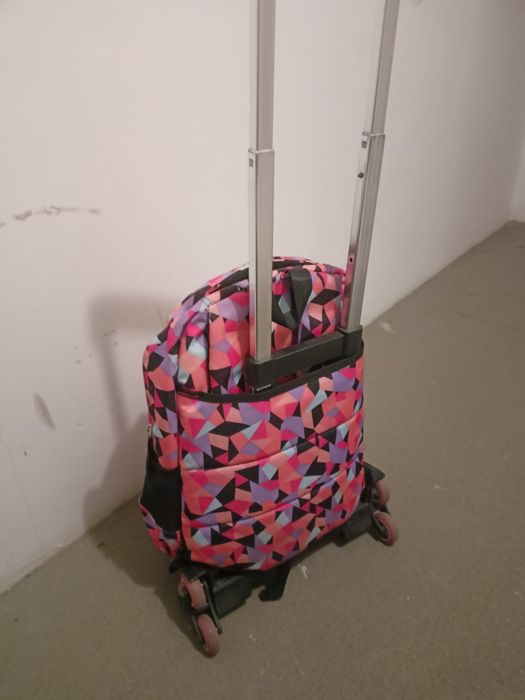 Plecak szkolny na kółkach