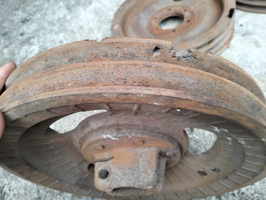 Шкив чугунный 2 руч С 36 см (шк 3 руч С 36 см 1000 гр) шк 2 руч 41 см