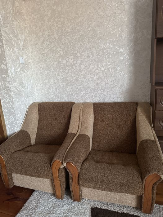 Продам вживані диван з кріслами