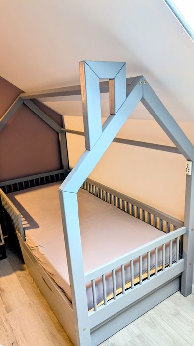 Łózko domek z materacem 180x80