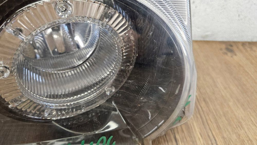 Land Rover Range Rover Sport L320 Przód Prawy Lampa Xenon