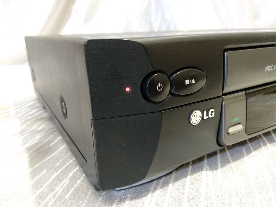 Відеомагнітофон LG N30P