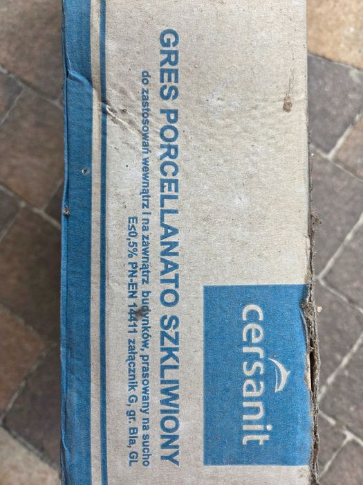 Płytka gresowa 6,5 m2 Cersanit 30x30