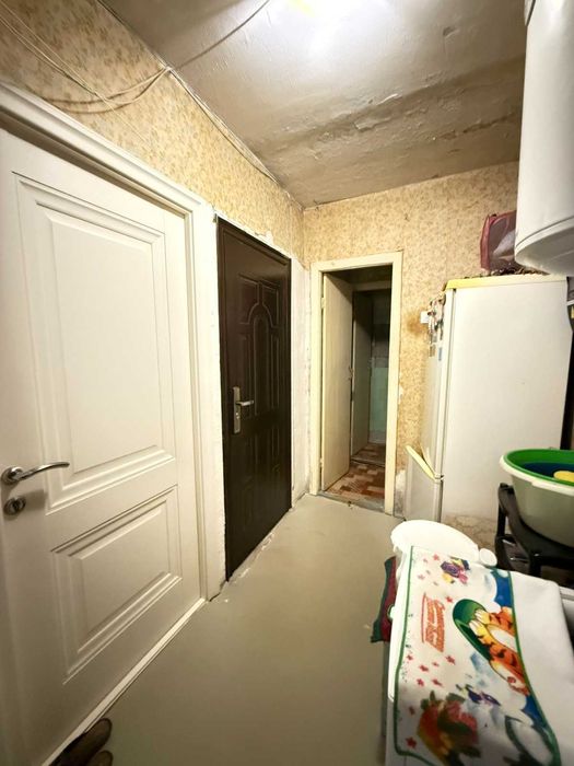 В продаже комната в коммуне. Выделена блоком.