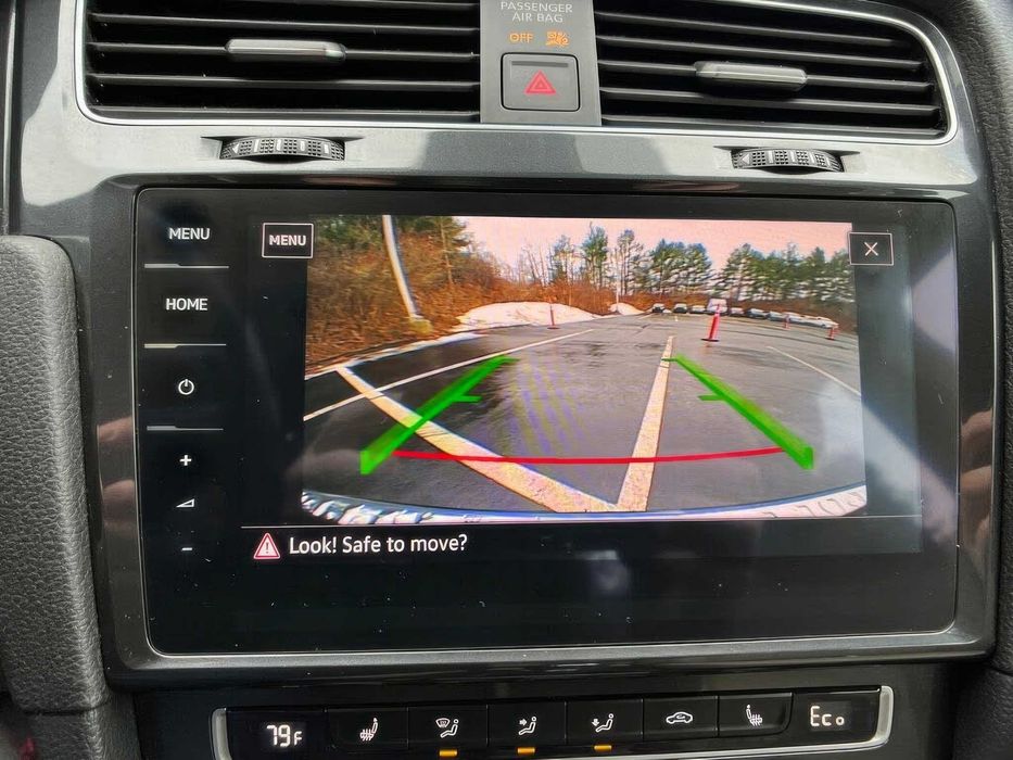 Volkswagen e-Golf      2018