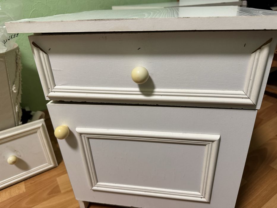 Тумби кімнатні(прикроватні)