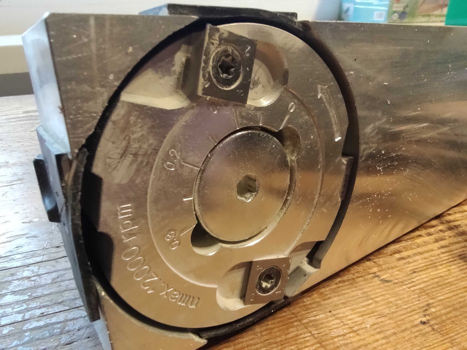 Frezarka do usuwania lakierów i farb 80mm 720W YT-82375 YATO