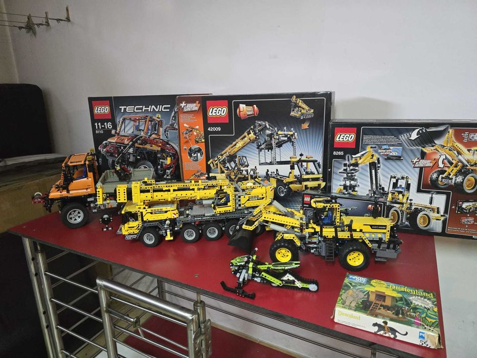 Conjuto 3 lego Technic com caixas 8110, mais 8265 e 42021