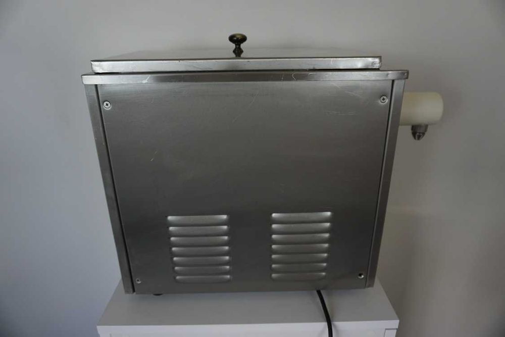 Automat do bitej śmietany śmietaniarka Megamatic S104 4L 36%    a-137