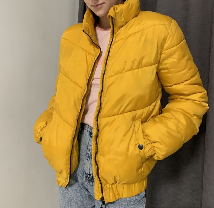 Куртка жіноча