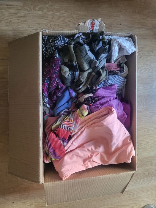 Ubrania damskie box paka wiosna mix rozmiarow karton posklep odprzedaz