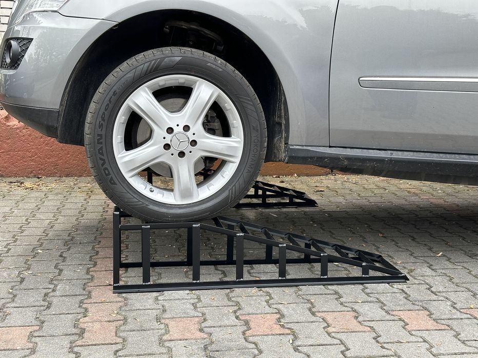 Najazdy podjazdy rampy  94 cm samochodowe NOWE dwie sztuki ma prezent