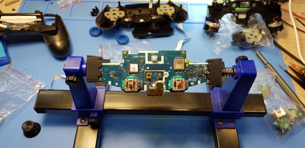 Naprawa konsol i padów PS5, PS4, XBOX, SPOKO SIERADZ