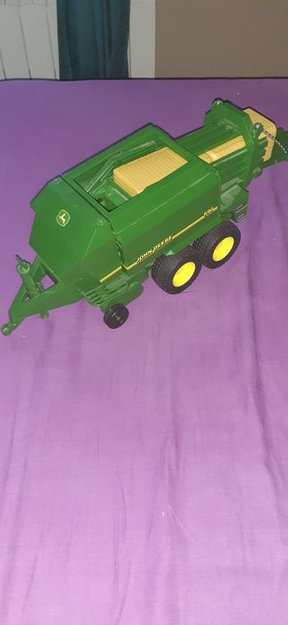 Prasa kostkująca John deere 690