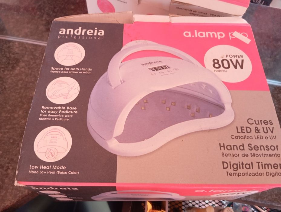 Lâmpada de unhas da marca Andreia
