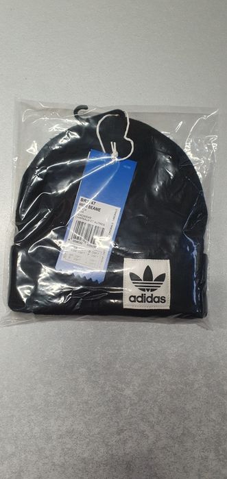 Sprzedam czapkę Adidas na zimę. Nowa z metką