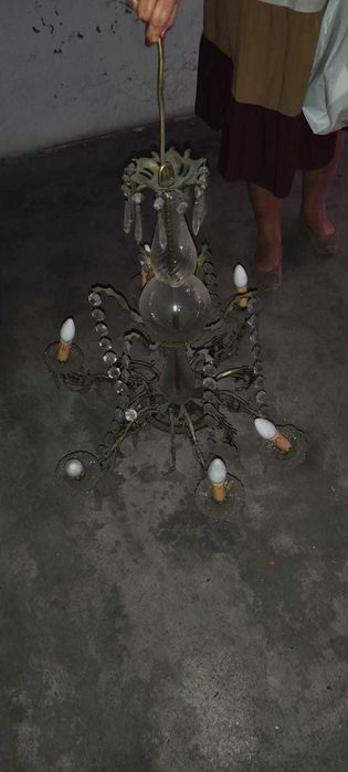 Candeeiro de teto muito antigo