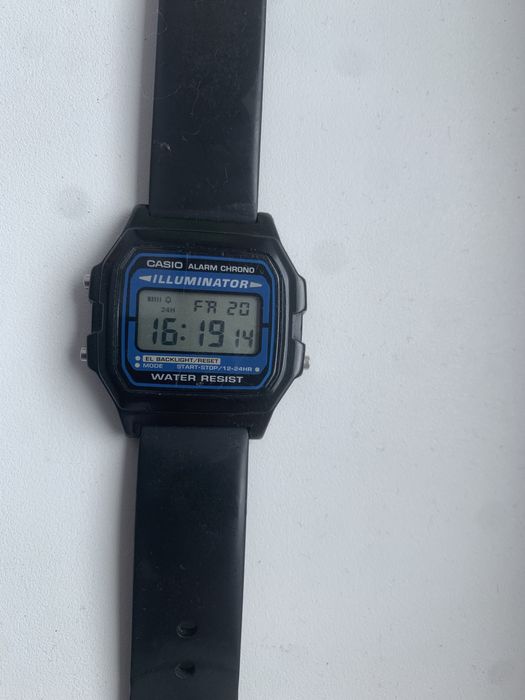часи Casio F-105