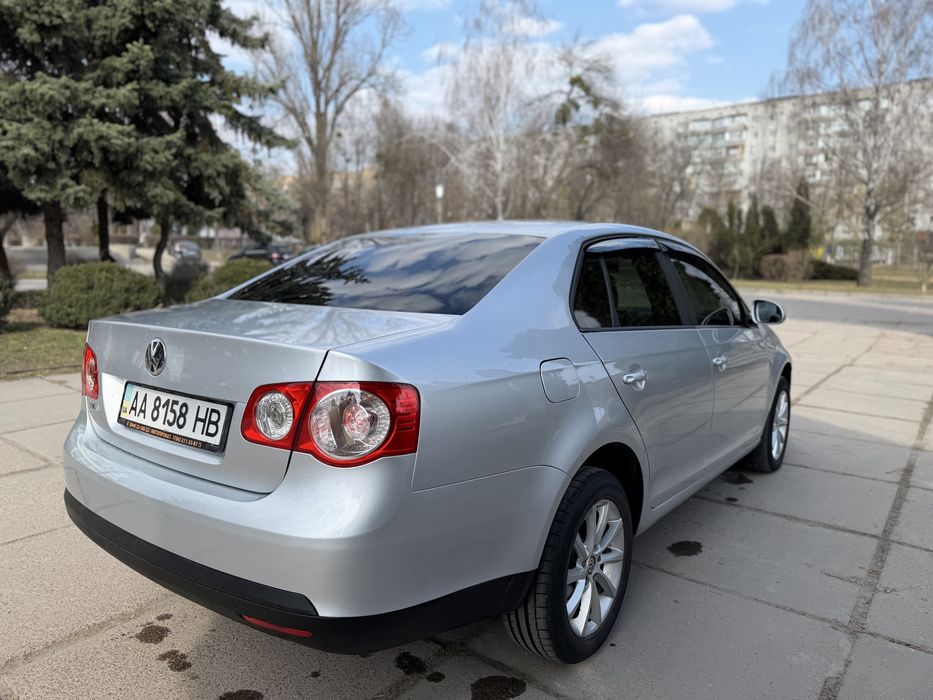 Volkswagen Jetta 2008 На автоматі Газ/бензин
