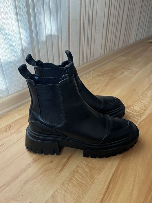 Челсі Zara розмір 38