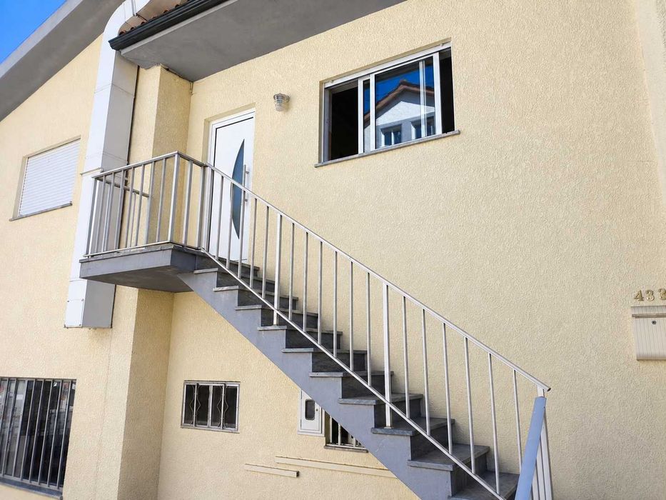 T3 no centro do Sátão com Varanda, 2 WC e Cozinha Equipada