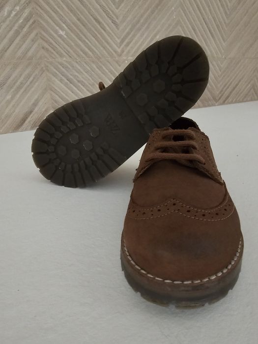 Sapatos de criança da marca Zara Kids, tamanho 26