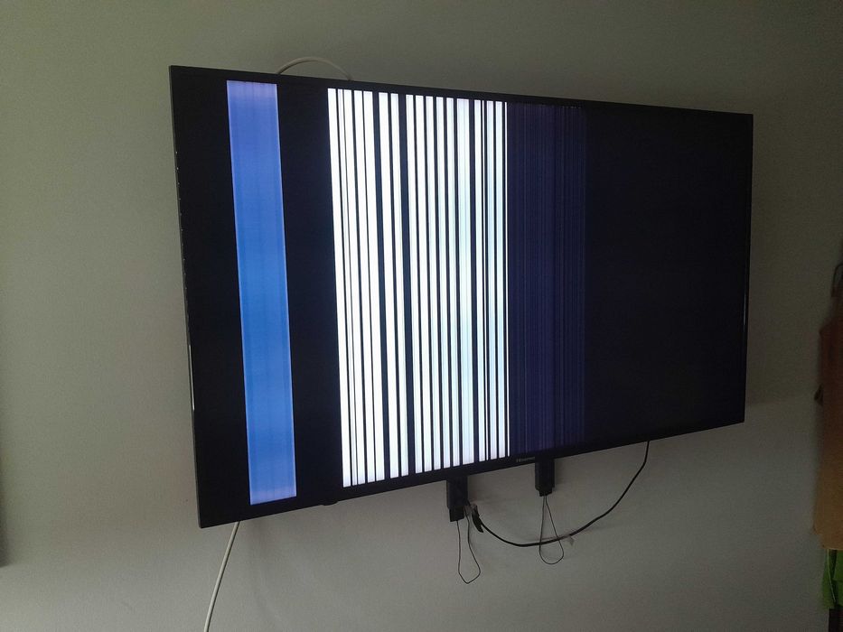TV LED da marca Hisense de 50 polegadas exclusivamente para peças ou para reparação