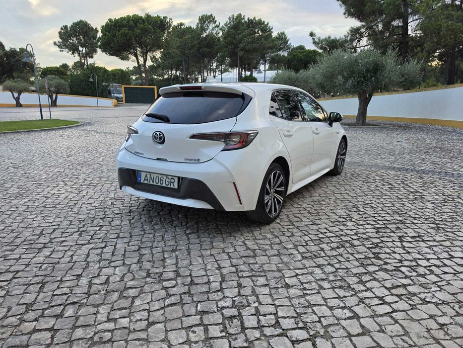 Corolla 1.8HSD Confort Pack Sport NACIONAL — photo 3