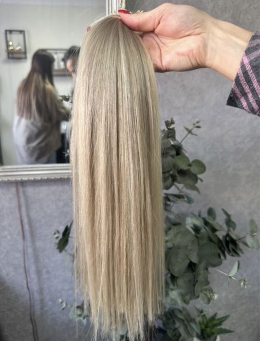 Натуральне волосся 70 грам, 47-50 см, блонд з легкою легкою сіринкою