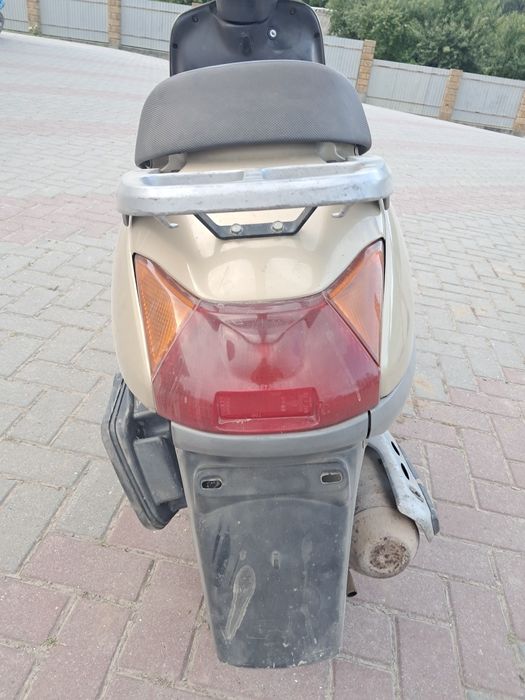 Скутер Honda lead af48