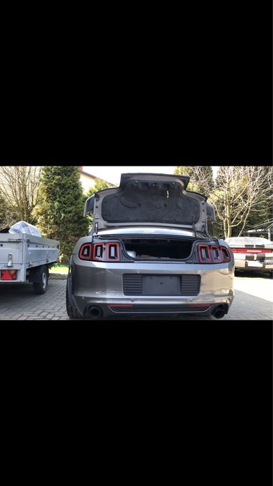 Siłowniki do automatycznego otwierania bagaznika Ford Mustang
