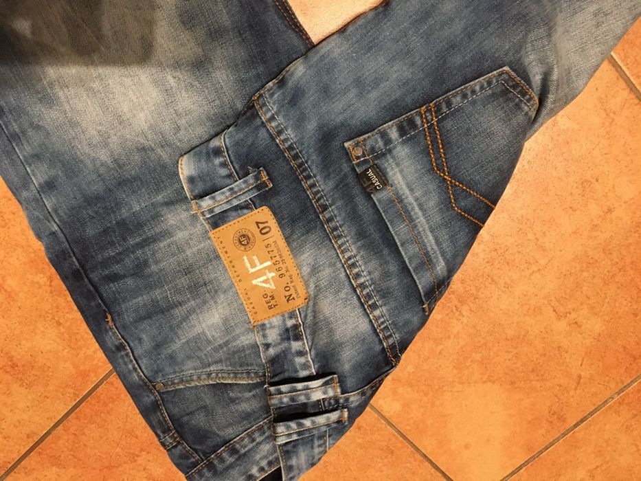 Spodenki jeansowe 4F