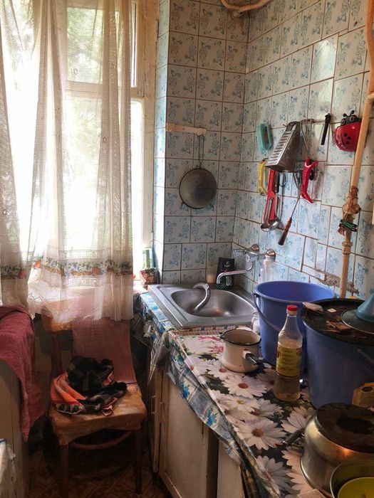 Дешево продам 2 комн. квартиру в п. Эсхар (за 6000 у.е.)