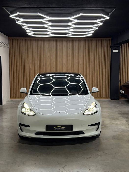 Tesla Model 3 Standard RWD foto 2