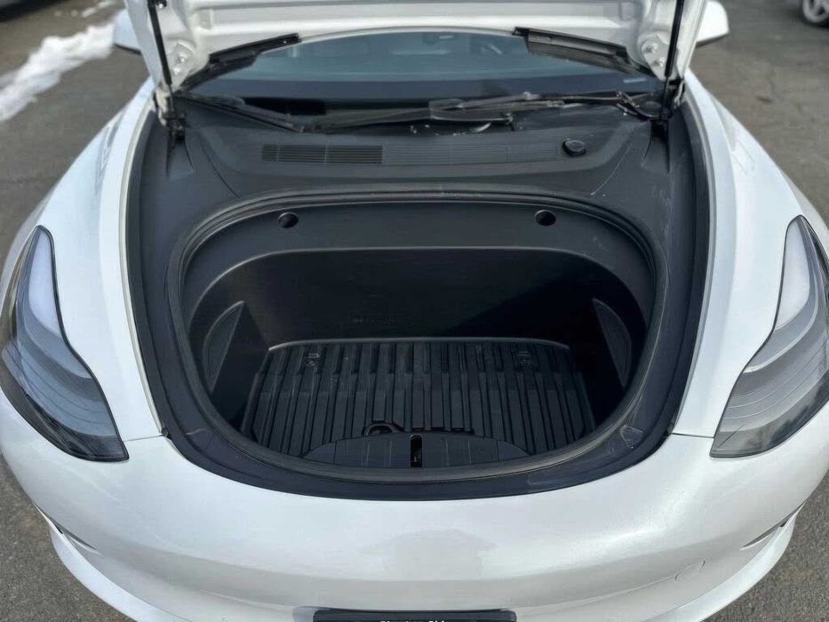 Tesla Model 3 Long Range      2022