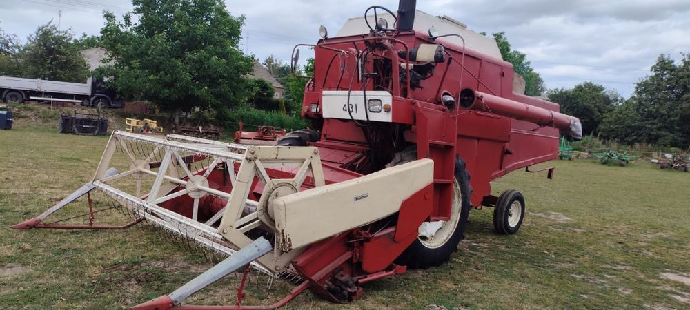 Kombajn zbożowy International IHC 431