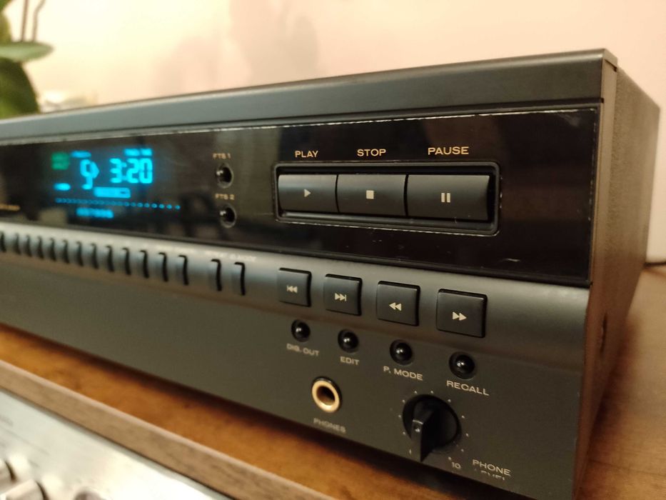 Odtwarzacz CD Marantz CD-52 | Legendarny napęd Philips CDM-4 | Pilot | Stan BDB